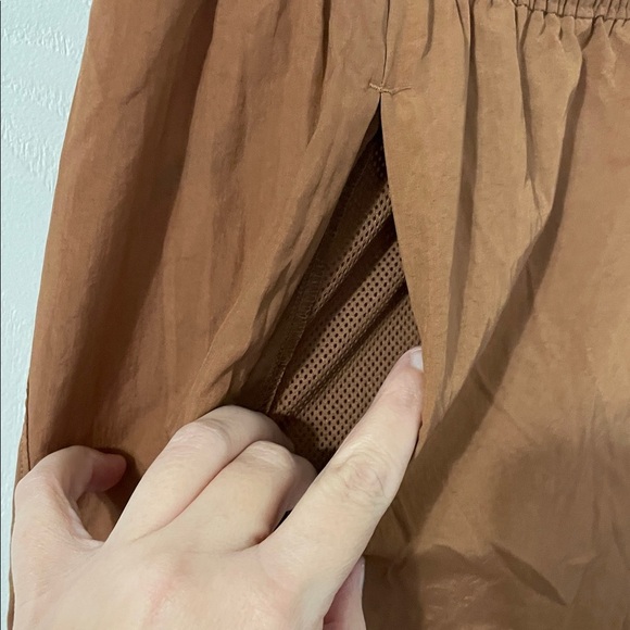 NWOT Victoria Secret Parachute Weekend Jogger Sz Small Caramel Lightweight Nylon - Picture 9 of 15